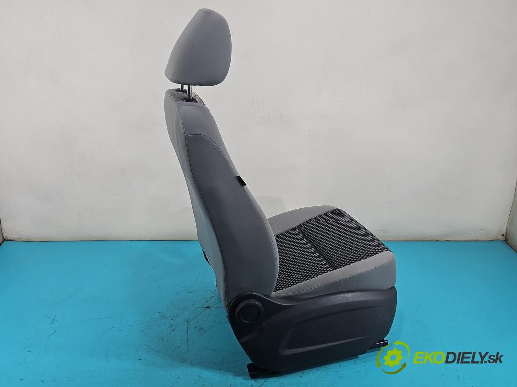 Vw Tiguan I 2007-2016 1.4 TSI 150 HP manual 110 kW 1390 cm3 5- Sedačka pravý  (Sedadlo)