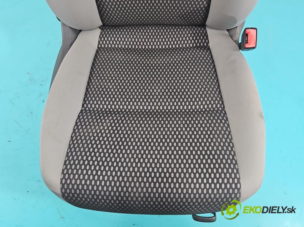 Vw Tiguan I 2007-2016 1.4 TSI 150 HP manual 110 kW 1390 cm3 5- Sedačka pravý  (Sedadlo)