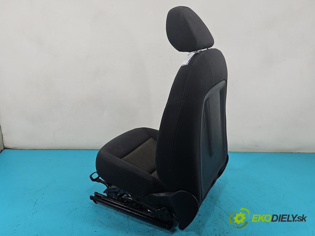 Audi Q3 2011-2018 2.0 tdi 177 HP automatic 130 kW 1968 cm3 5- Sedačka pravý  (Sedadlo)