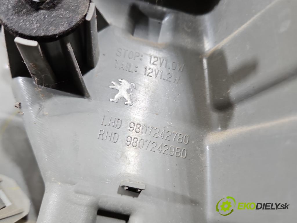 Peugeot 508 I 2010-2018 2.0 hdi 163 hp manual 120 kW 1997 cm3 5- světlo zadní levé 9807242780A (Klika dveří ostatní)