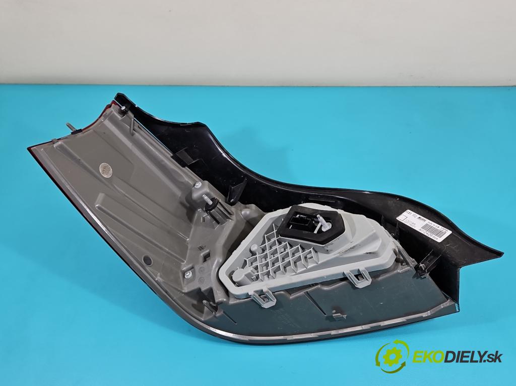 Peugeot 508 I 2010-2018 2.0 hdi 163 HP manual 120 kW 1997 cm3 5- svetlo / reflektor zadné pravé 9807242880 (Kľučka dverí ostatné)