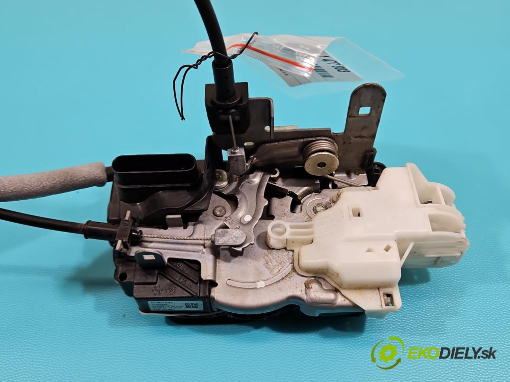 Volvo V40 II 2012-2019 2.0 D3 150 hp automatic 110 kW 1984 cm3 5- zámek přední pravý 31391825