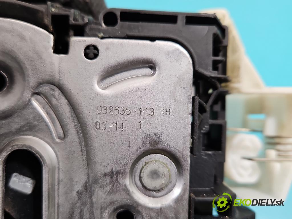Volvo V40 II 2012-2019 2.0 D3 150 hp automatic 110 kW 1984 cm3 5- zámek přední pravý 31391825