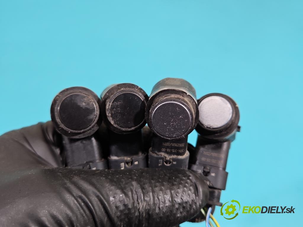 Volvo V40 II 2012-2019 2.0 D3 150 hp automatic 110 kW 1984 cm3 5- snímač parkování 31350909