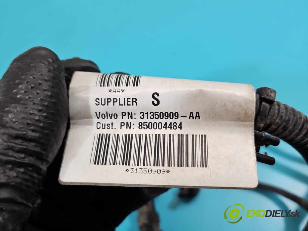 Volvo V40 II 2012-2019 2.0 D3 150 hp automatic 110 kW 1984 cm3 5- snímač parkování 31350909