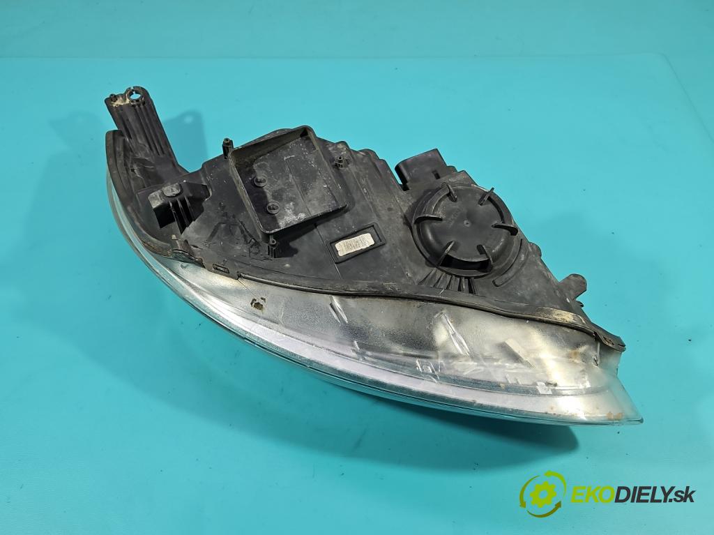 Ford Focus Mk3 2010-2018 2.0 tdci 116 hp automatic 85 kW 1997 cm3 5- světlo levý  (Klika dveří ostatní)