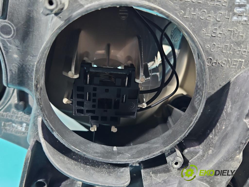 Ford Focus Mk3 2010-2018 2.0 tdci 116 hp automatic 85 kW 1997 cm3 5- světlo levý  (Klika dveří ostatní)