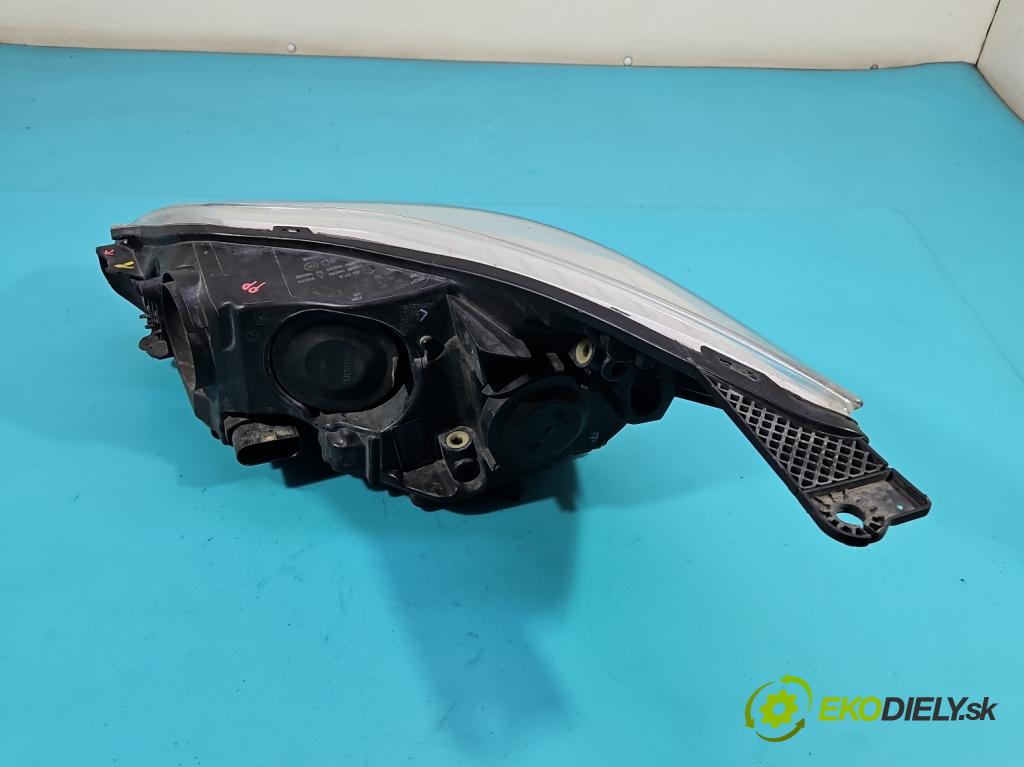 Ford Focus Mk3 2010-2018 2.0 tdci 116 hp automatic 85 kW 1997 cm3 5- světlo pravý BM51-13W029 (Pravé přední světlo)