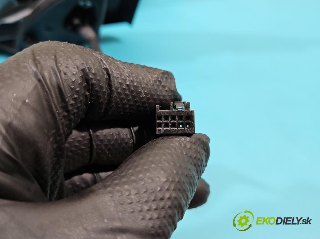 Mercedes C W205 2014–2021 2.0 16V 184 hp automatic 135 kW 1991 cm3 4- zpětné zrcátko pravé A2058100216 (Klika dveří ostatní)