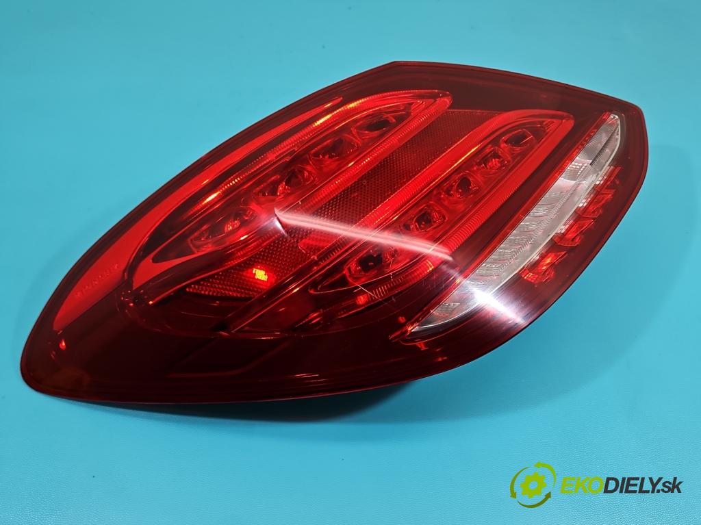 Mercedes C W205 2014–2021 2.0 16V 184hp automatic 135 kW 1991 cm3 4- svetlo / reflektor zadné ľavé A2059060357 (Kľučka dverí ostatné)