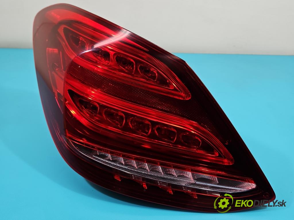 Mercedes C W205 2014–2021 2.0 16V 184hp automatic 135 kW 1991 cm3 4- svetlo / reflektor zadné ľavé A2059060357 (Kľučka dverí ostatné)