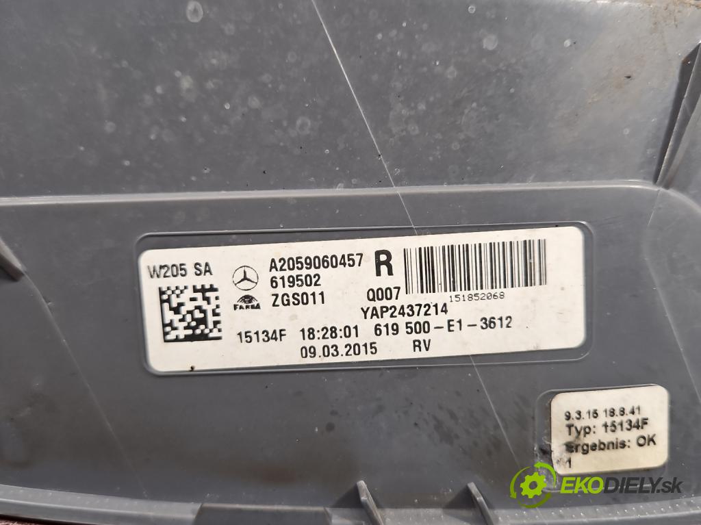 Mercedes C W205 2014–2021 2.0 16V 184hp automatic 135 kW 1991 cm3 4- svetlo / reflektor zadné pravé A2059060457R (Kľučka dverí ostatné)