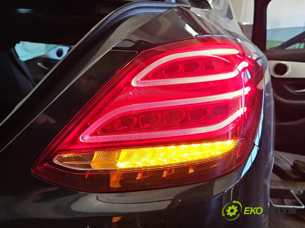Mercedes C W205 2014–2021 2.0 16V 184hp automatic 135 kW 1991 cm3 4- svetlo / reflektor zadné pravé A2059060457R (Kľučka dverí ostatné)