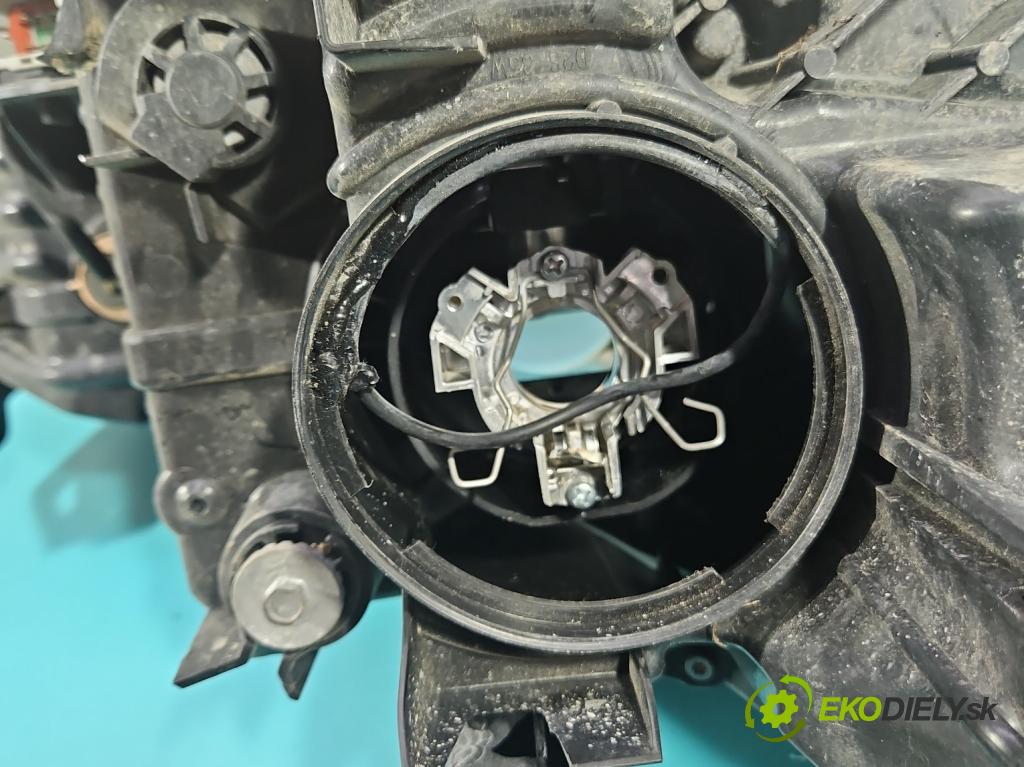 Infiniti QX60 2012- 3.5 V6 265KM automatic 195 kW 3498 cm3 5- světlo levý  (Klika dveří ostatní)