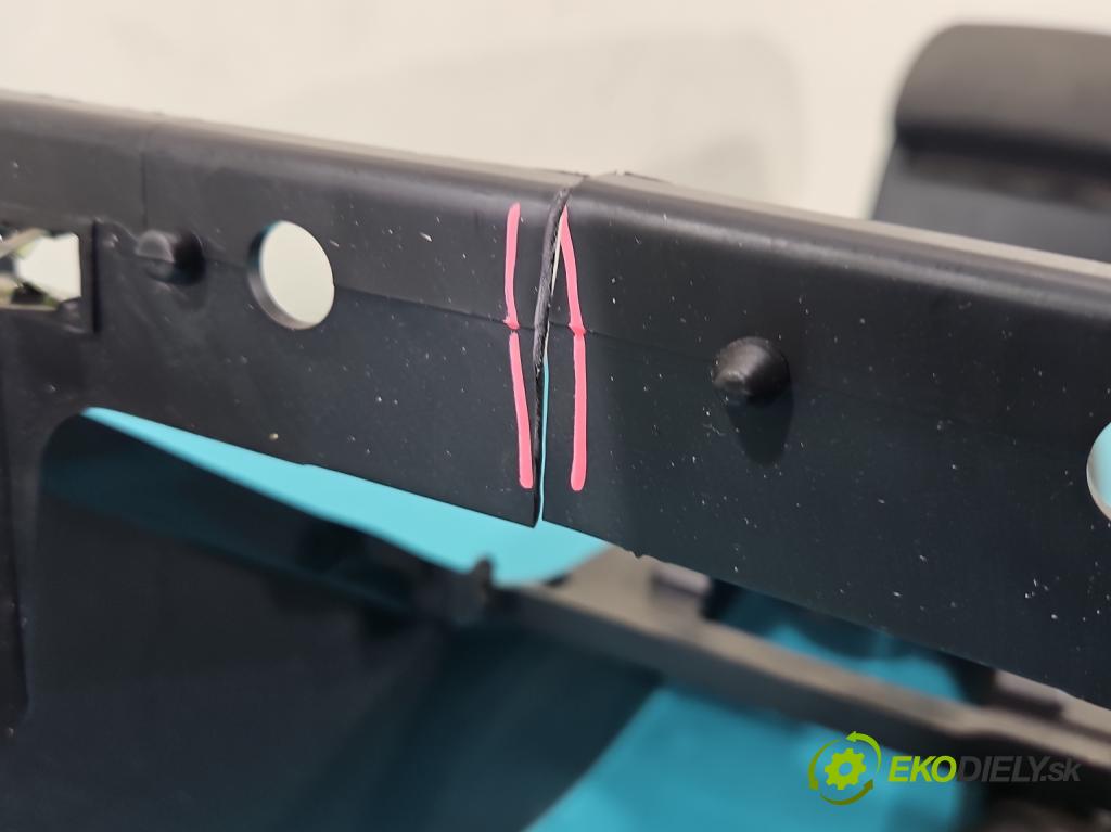 Vw Tiguan I 2007-2016 1.4 TSI 150 HP manual 110 kW 1390 cm3 5- operadlo 5N0862535 (Lakťová opierka)