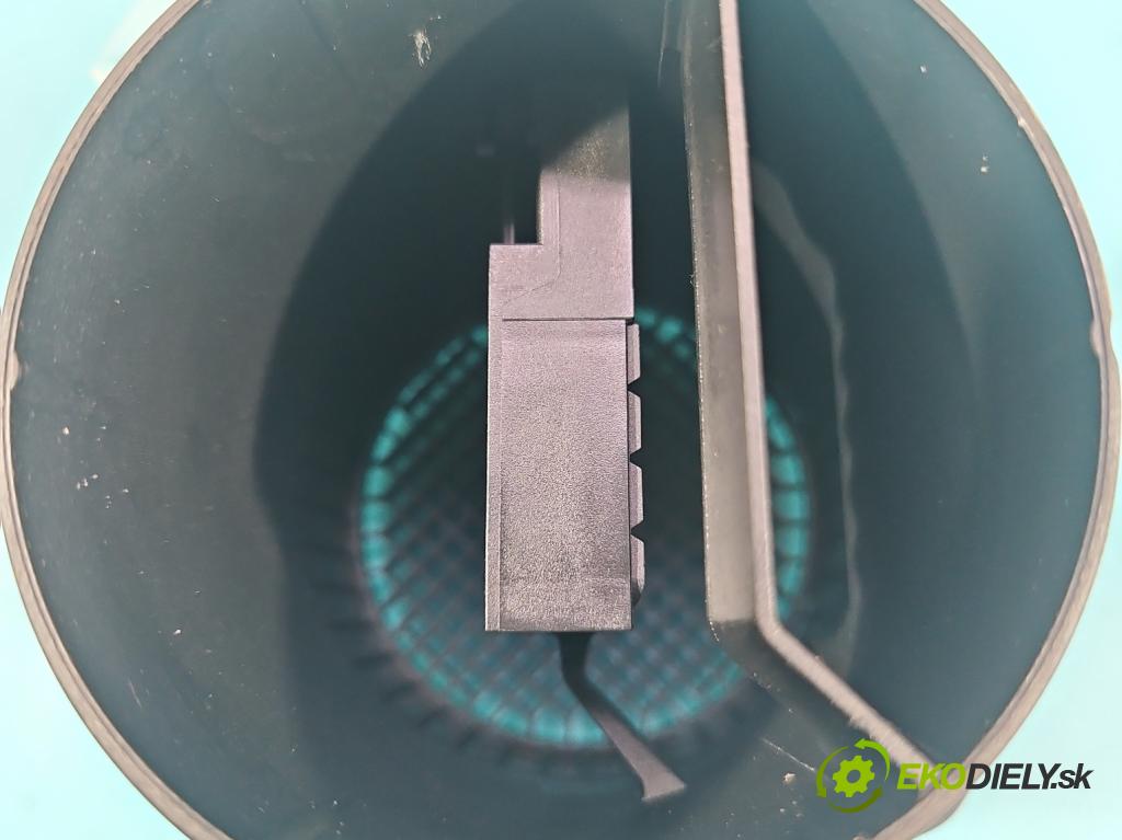 Audi Q3 2011-2018 2.0 tdi 177 HP automatic 130 kW 1968 cm3 5- průtokoměr: 0281002956 (Váha vzduchu)