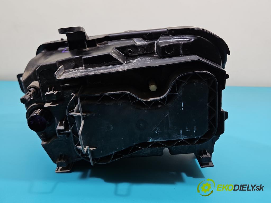 Fiat Panda II 2003-2012 1.2 8v 69KM manual 51 kW 1242 cm3 5- Reflektor: pravý  (Svetlo predné pravé)