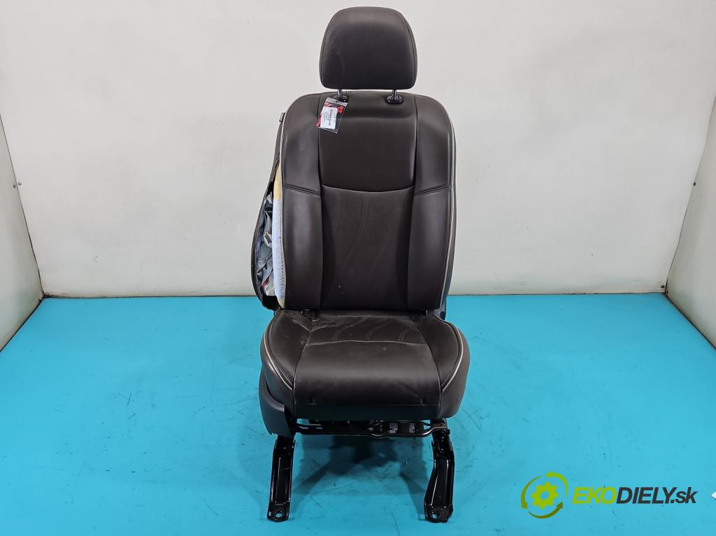 Infiniti QX60 2012- 3.5 V6 265KM automatic 195 kW 3498 cm3 5- Sedačka pravý  (Sedadlo)