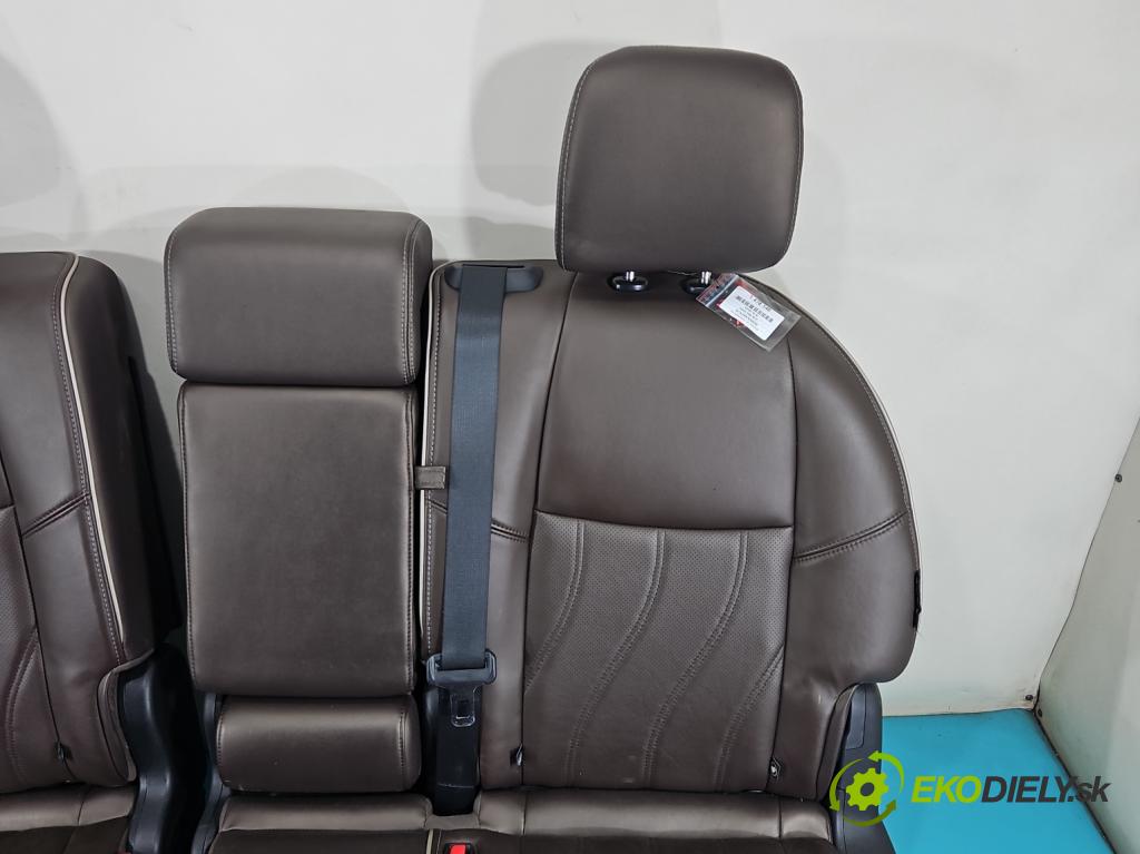 Infiniti QX60 2012- 3.5 V6 265KM automatic 195 kW 3498 cm3 5- Pohovka: zadné  (Sedadlo)