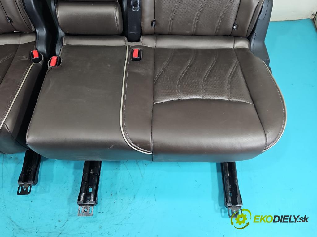 Infiniti QX60 2012- 3.5 V6 265KM automatic 195 kW 3498 cm3 5- Pohovka: zadné  (Sedadlo)