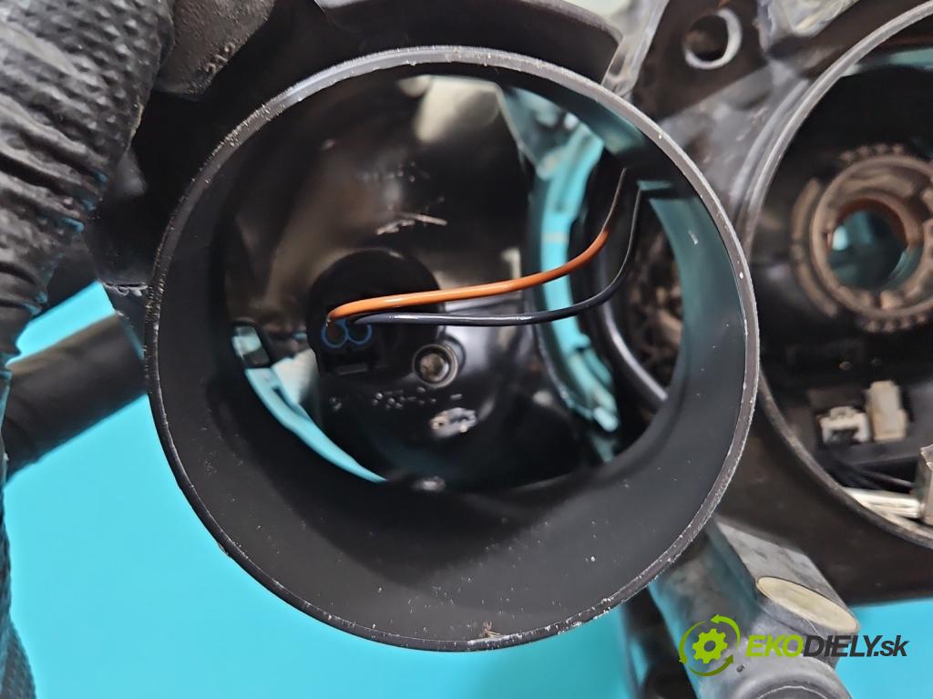 Skoda Superb II 2008-2015 2.0 tdi 140 hp manual 103 kW 1968 cm3 5- světlo levý  (Klika dveří ostatní)