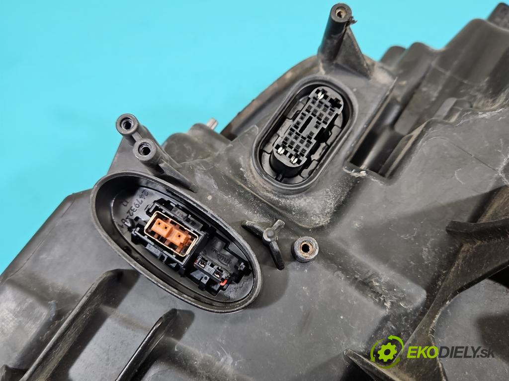 Skoda Superb II 2008-2015 2.0 tdi 140 hp manual 103 kW 1968 cm3 5- světlo pravý 3T1941018E (Pravé přední světlo)