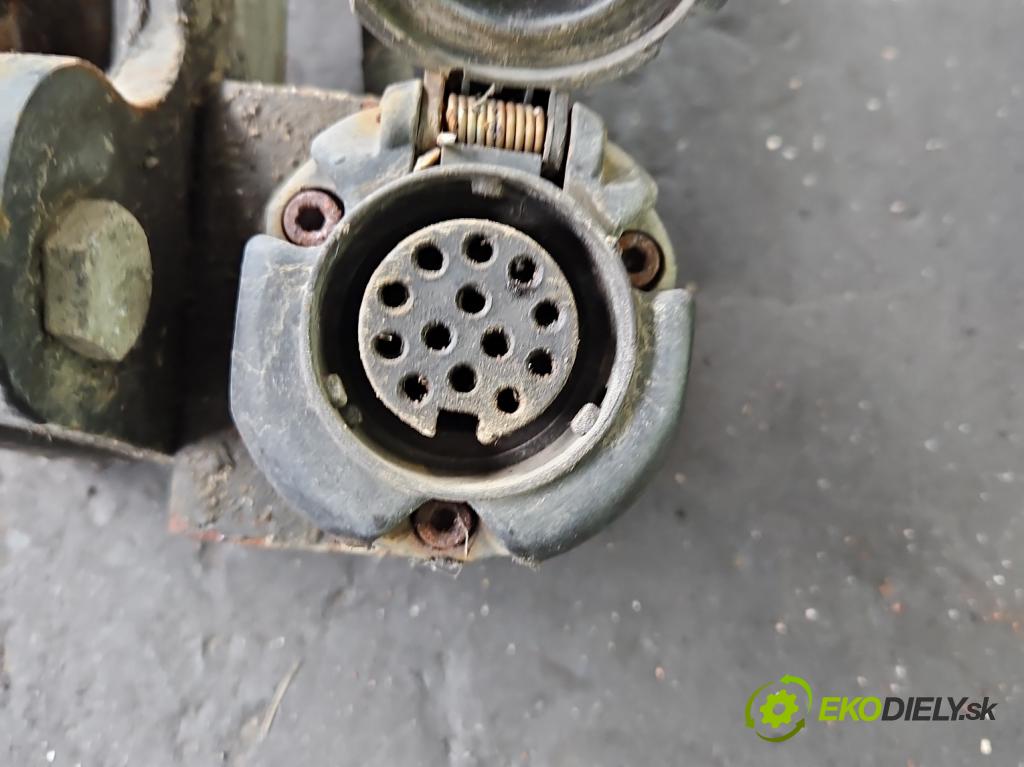 Renault Megane III 2008-2016 1.6 16V 101 hp manual 74 kW 1598 cm3 5- oko tažné  (Tažné zařízení)