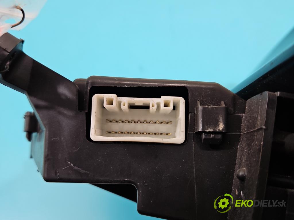 Toyota Yaris I 1999-2005 1.3 vvti 87 HP manual 64 kW 1298 cm3 3- prístrojovka/ budíky 838000D390 (Prístrojová doska)