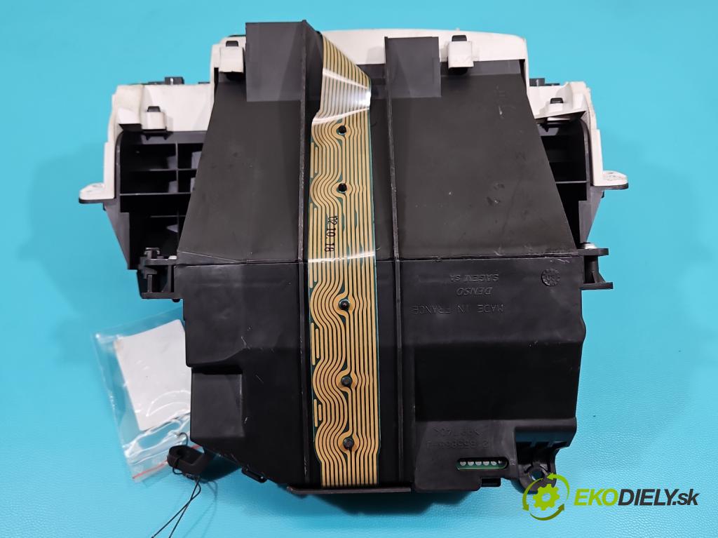 Toyota Yaris I 1999-2005 1.3 vvti 87 HP manual 64 kW 1298 cm3 3- prístrojovka/ budíky 838000D390 (Prístrojová doska)