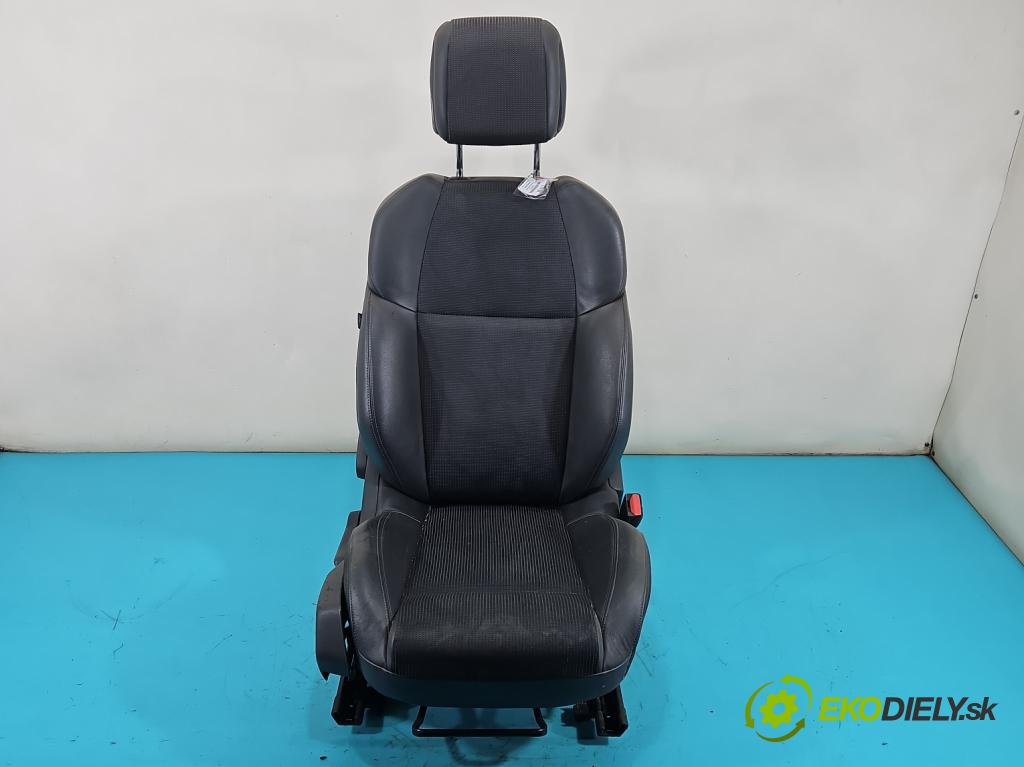 Peugeot 508 I 2010-2018 2.0 hdi 163 HP manual 120 kW 1997 cm3 5- Sedačka pravý  (Sedadlo)