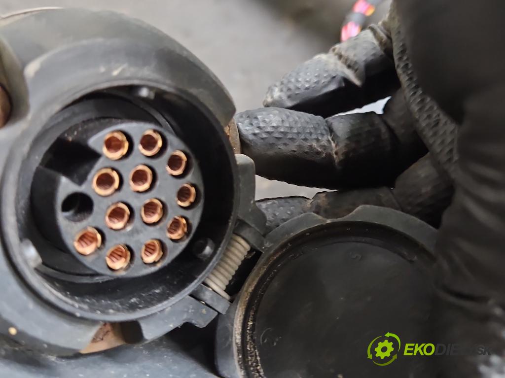 Vw Tiguan I 2007-2016 1.4 TSI 150 hp manual 110 kW 1390 cm3 5- oko tažné  (Tažné zařízení)