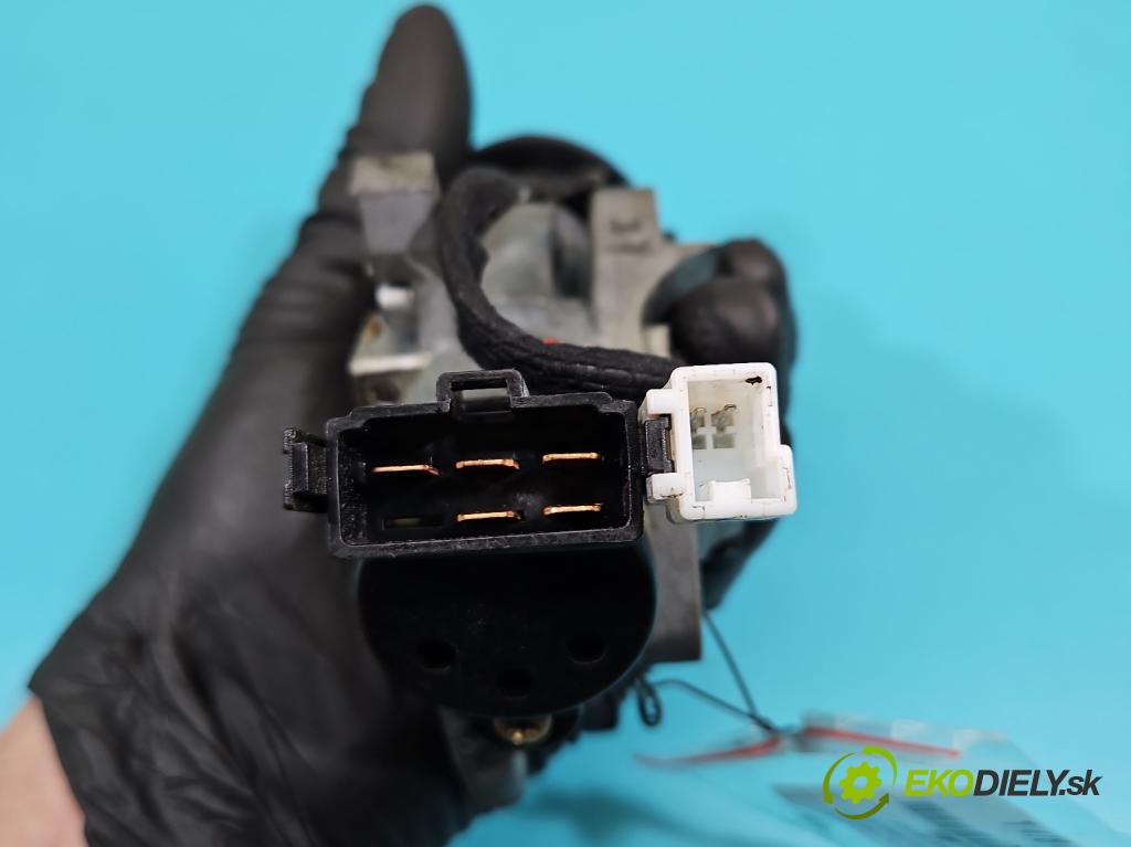 Mitsubishi Carisma 1.8 GDI 122 HP manual 90 kW 1834 cm3 5- Spínačka  (Spínacia skrinka)