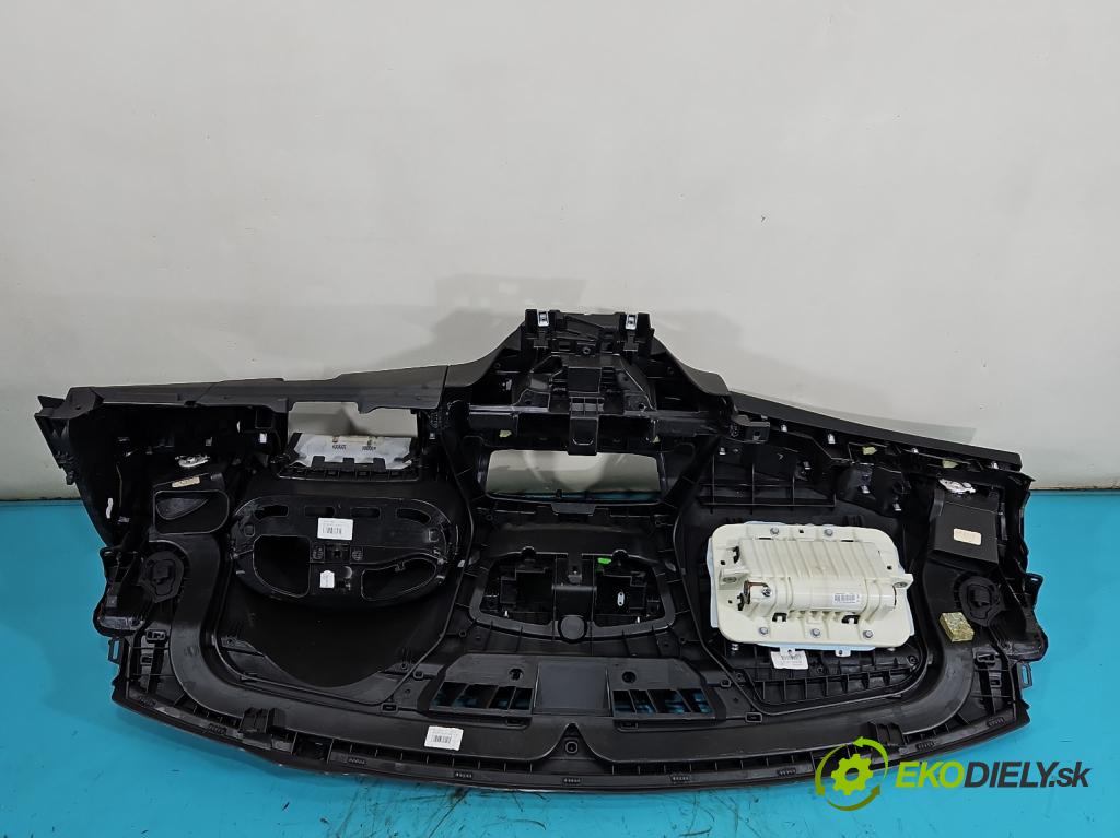 Renault Megane III 2008-2016 1.6 16V 101 hp manual 74 kW 1598 cm3 5- kokpit,přistrojova deska