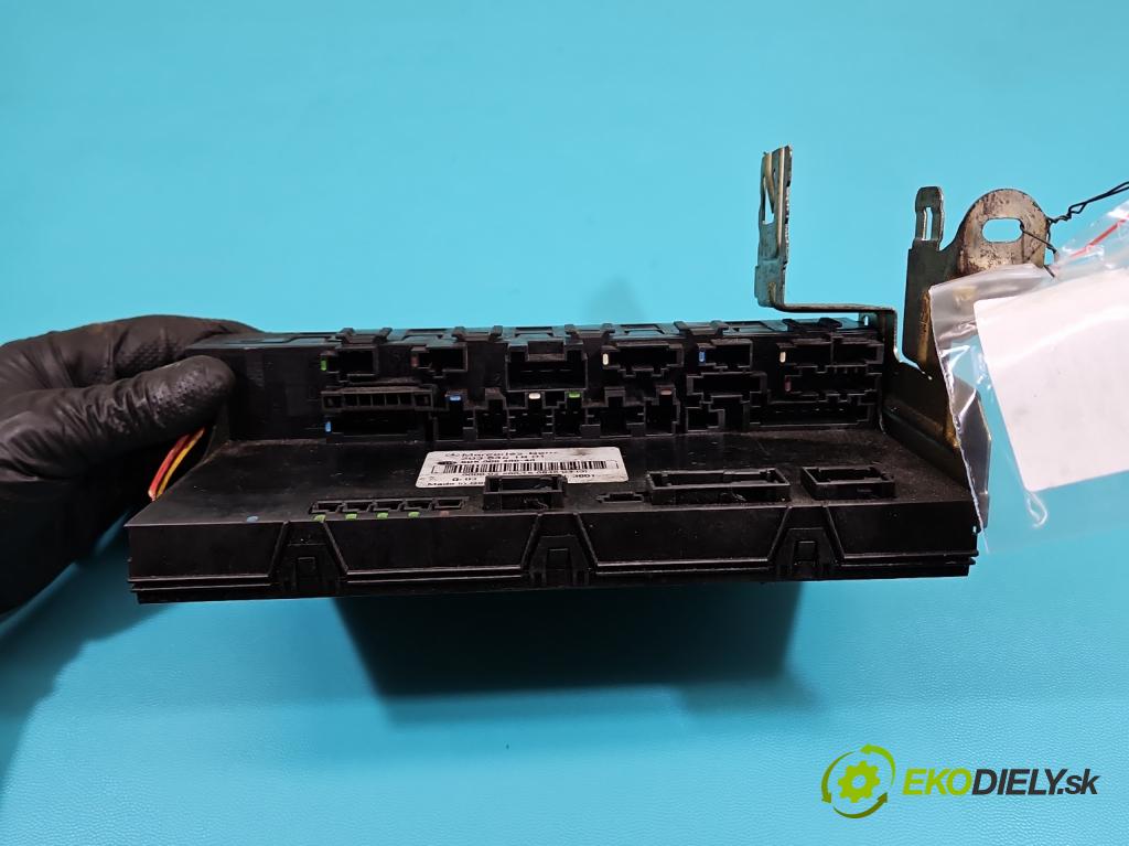 Mercedes C W203 2000-2007 2,2.0 CDI 116 hp manual 85 kW 2148 cm3 4- skříňka pojistková 5DK008485-40 (Pojistkové skříňky)