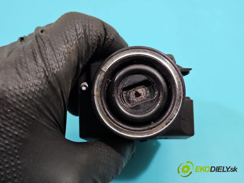 Mercedes C W203 2000-2007 2,2.0 CDI 116 HP manual 85 kW 2148 cm3 4- Spínačka 2035450108 (Spínacia skrinka)