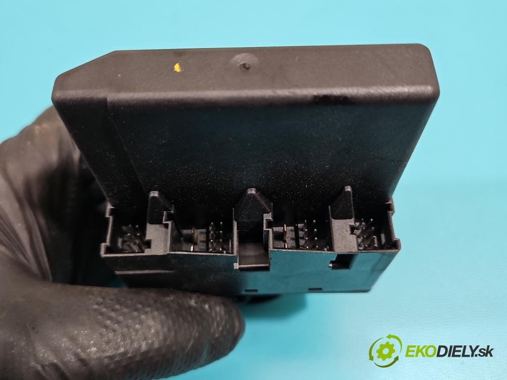 Mercedes C W203 2000-2007 2,2.0 CDI 116 HP manual 85 kW 2148 cm3 4- Spínačka 2035450108 (Spínacia skrinka)