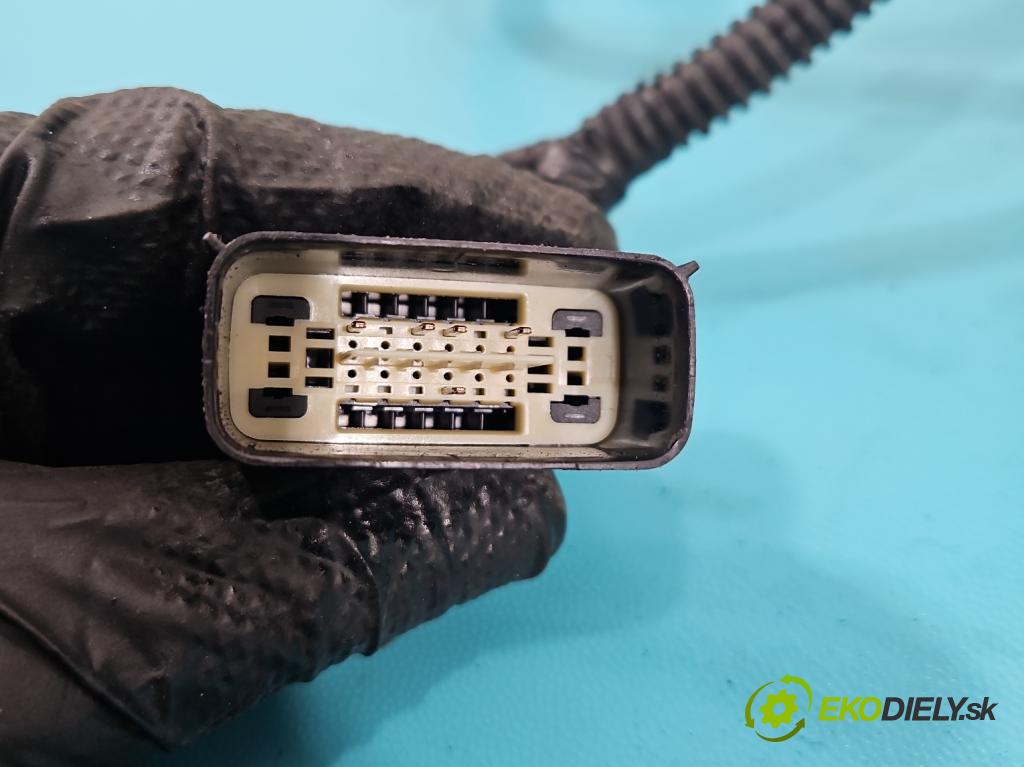 Ford Focus Mk3 2010-2018 2.0 tdci 116 hp automatic 85 kW 1997 cm3 5- skříňka pojistková AV6T-14A142-AB (Pojistková skříňka)