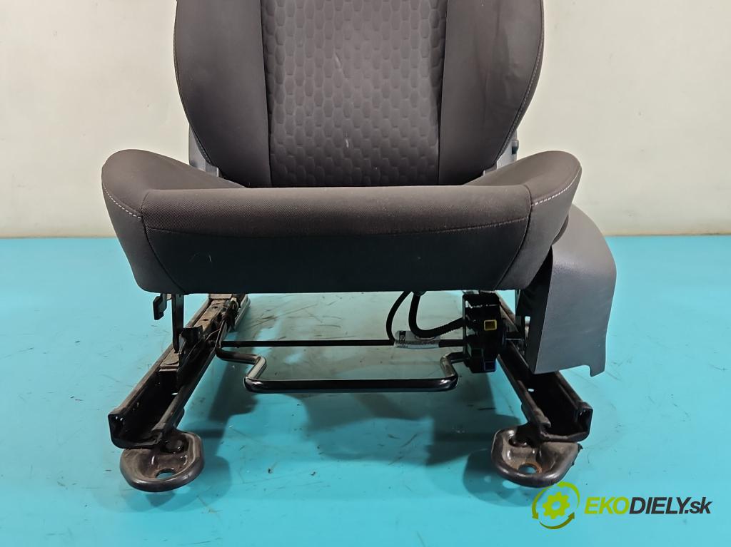 Ford Focus Mk3 2010-2018 2.0 tdci 116 HP automatic 85 kW 1997 cm3 5- Sedačka ľavý  (Sedadlo)