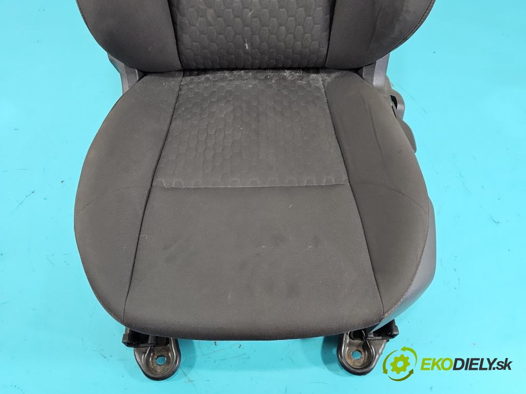 Ford Focus Mk3 2010-2018 2.0 tdci 116 HP automatic 85 kW 1997 cm3 5- Sedačka ľavý  (Sedadlo)