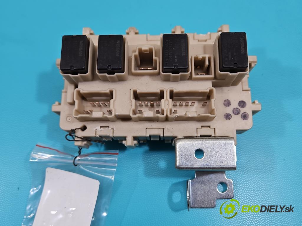 Infiniti QX60 2012- 3.5 V6 265KM automatic 195 kW 3498 cm3 5- skříňka pojistková 24350-9NA0B (Pojistkové skříňky)