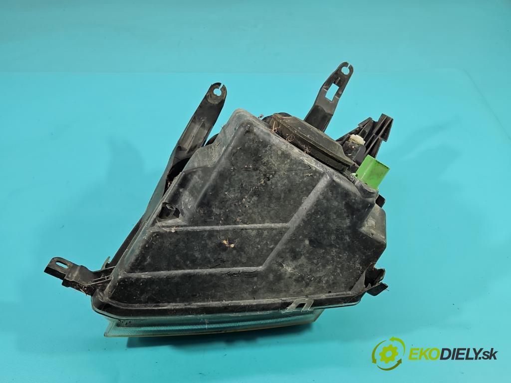 Ford Fusion 1.4 16V 80 HP manual 59 kW 1388 cm3 5- Reflektor: pravý  (Svetlo predné pravé)