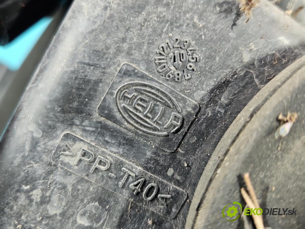 Ford Fusion 1.4 16V 80 HP manual 59 kW 1388 cm3 5- Reflektor: pravý  (Svetlo predné pravé)