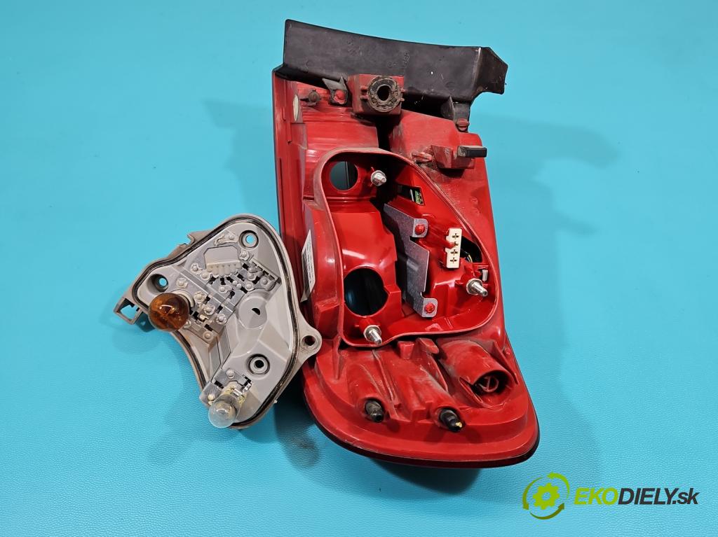 Audi A4 B8 2007-2015 3.0 tdi 239KM automatic 176 kW 2967 cm3 5- svetlo / reflektor zadné ľavé 8K9945095B (Kľučka dverí ostatné)