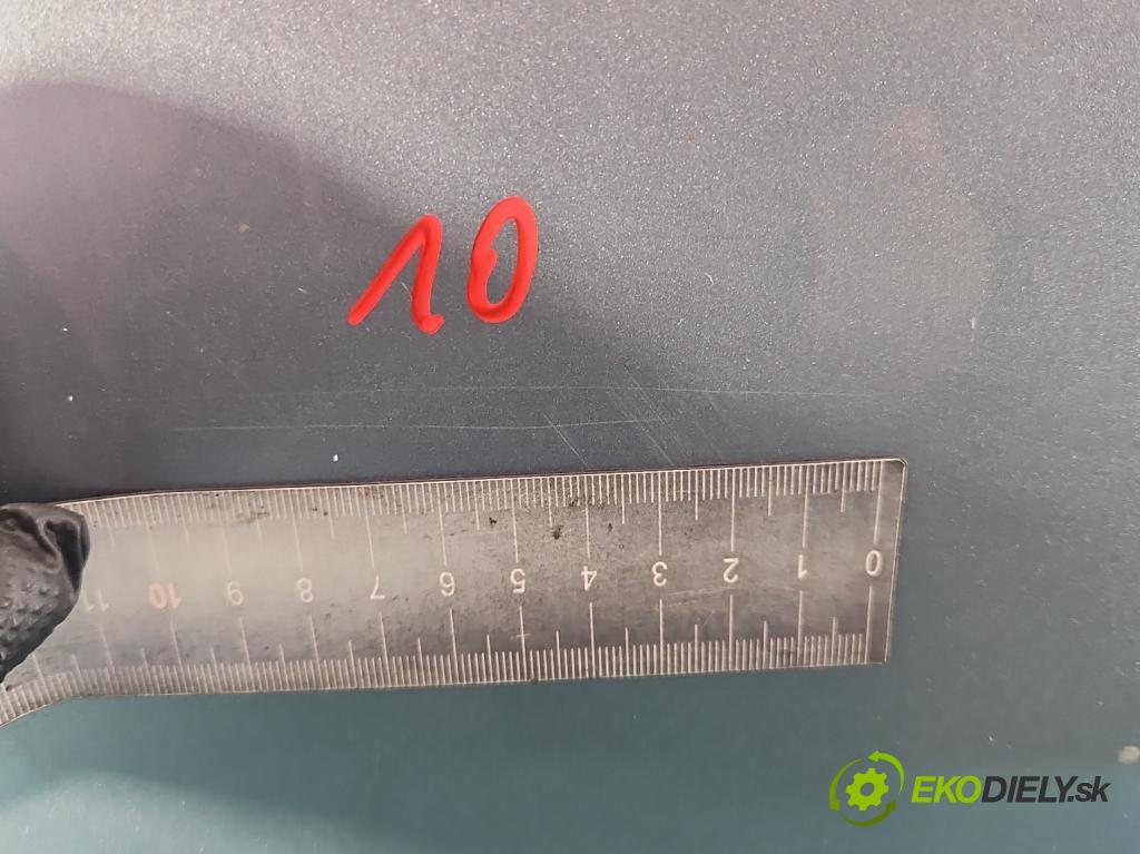 Opel Corsa C 2000-2006 1,3.0 cdti 69KM manual 51 kW 1248 cm3 3- kapota predná