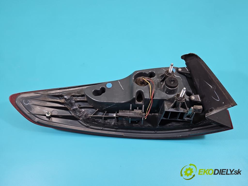 Ford Fusion USA 2012-2020 2.0 EcoBoost: 239KM automatic 176 kW 1999 cm3 4- svetlo / reflektor zadné pravé  (Kľučka dverí ostatné)