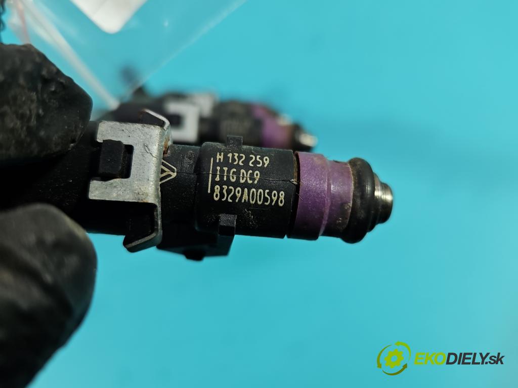 Renault Megane III 2008-2016 1.6 16V 101 HP manual 74 kW 1598 cm3 5- vstrek 8200135504 (Vstrekovač paliva)