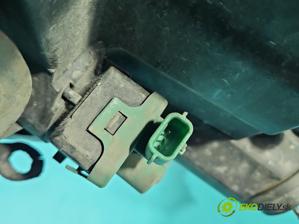 Renault Scenic II 2003-2009 1.5 dci 106 hp manual 78 kW 1461 cm3 5- světlo levý  (Klika dveří ostatní)