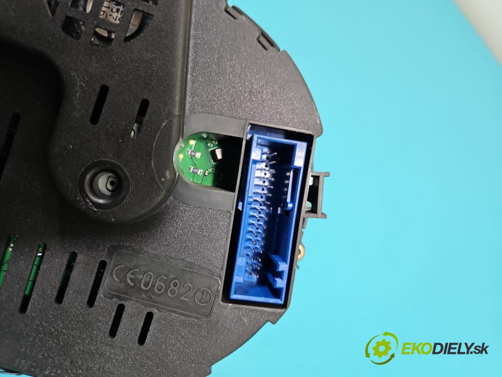 Vw Bora 1.9 tdi 101 HP manual 74 kW 1896 cm3 4- prístrojovka/ budíky 1J5920826C (Prístrojová doska)