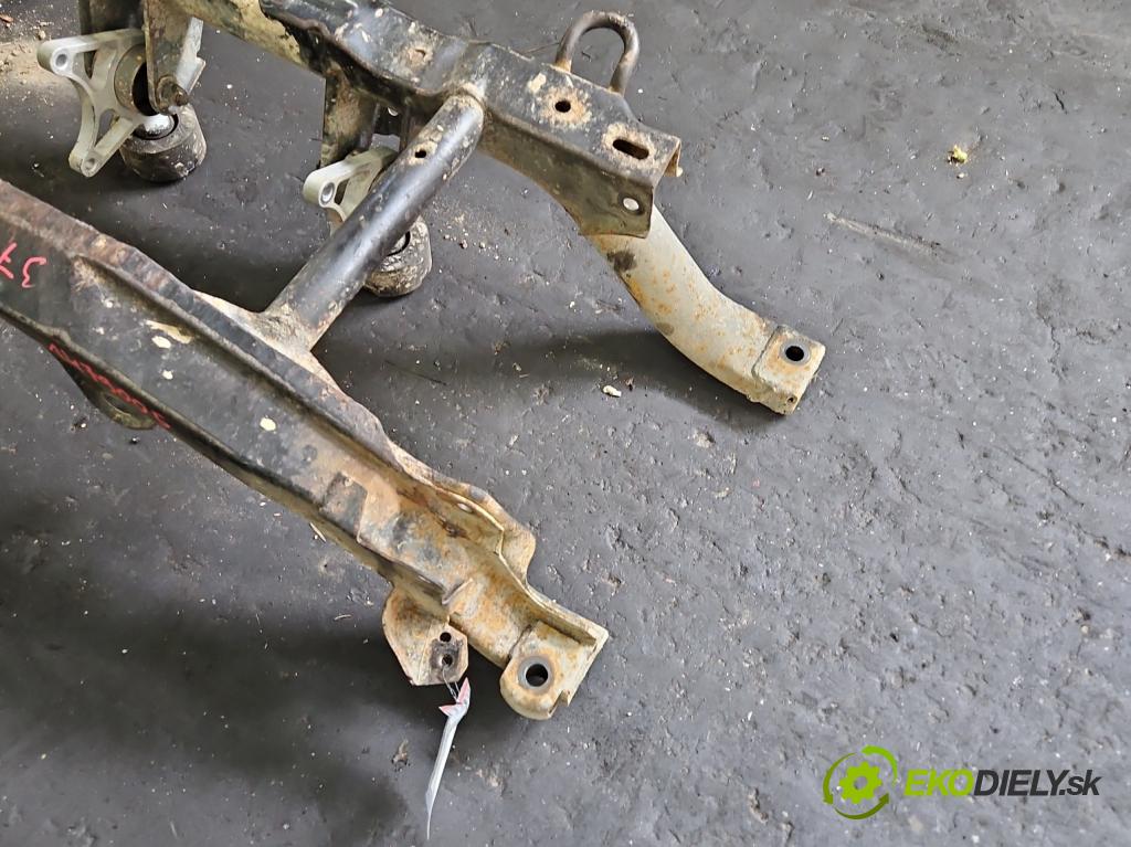 Land rover Freelander I 1998-2006 1.8 16V 120 hp manual 88 kW 1796 cm3 3- zadní výztuha  (Výztuhy zadní)