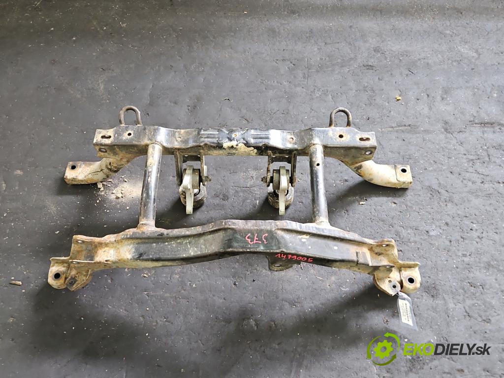 Land rover Freelander I 1998-2006 1.8 16V 120 hp manual 88 kW 1796 cm3 3- zadní výztuha  (Výztuhy zadní)